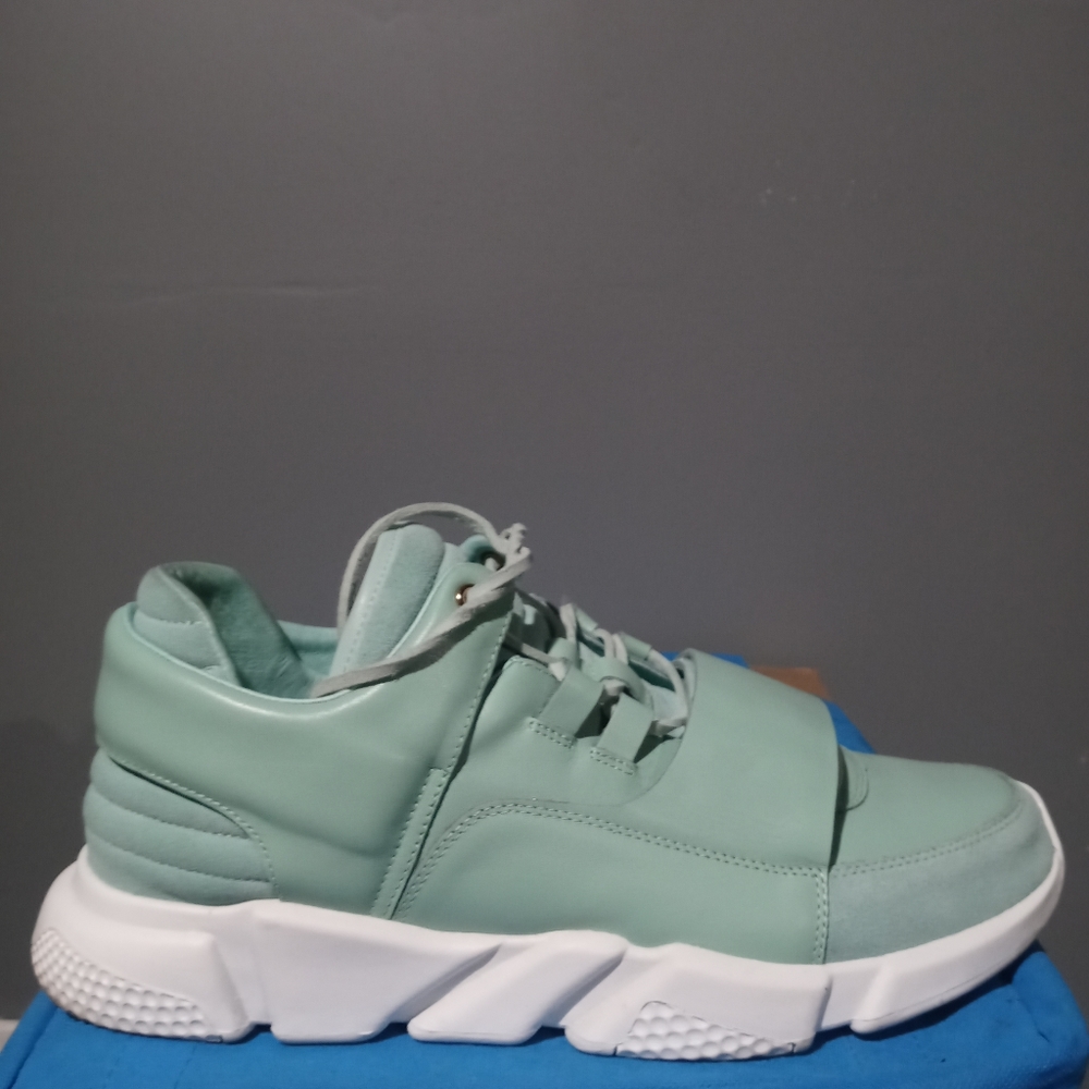 **RARE** SIA COLLECTIVE SNEAKERS